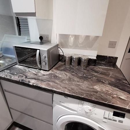 Studio Self Contained Double Bedroom Londra Dış mekan fotoğraf