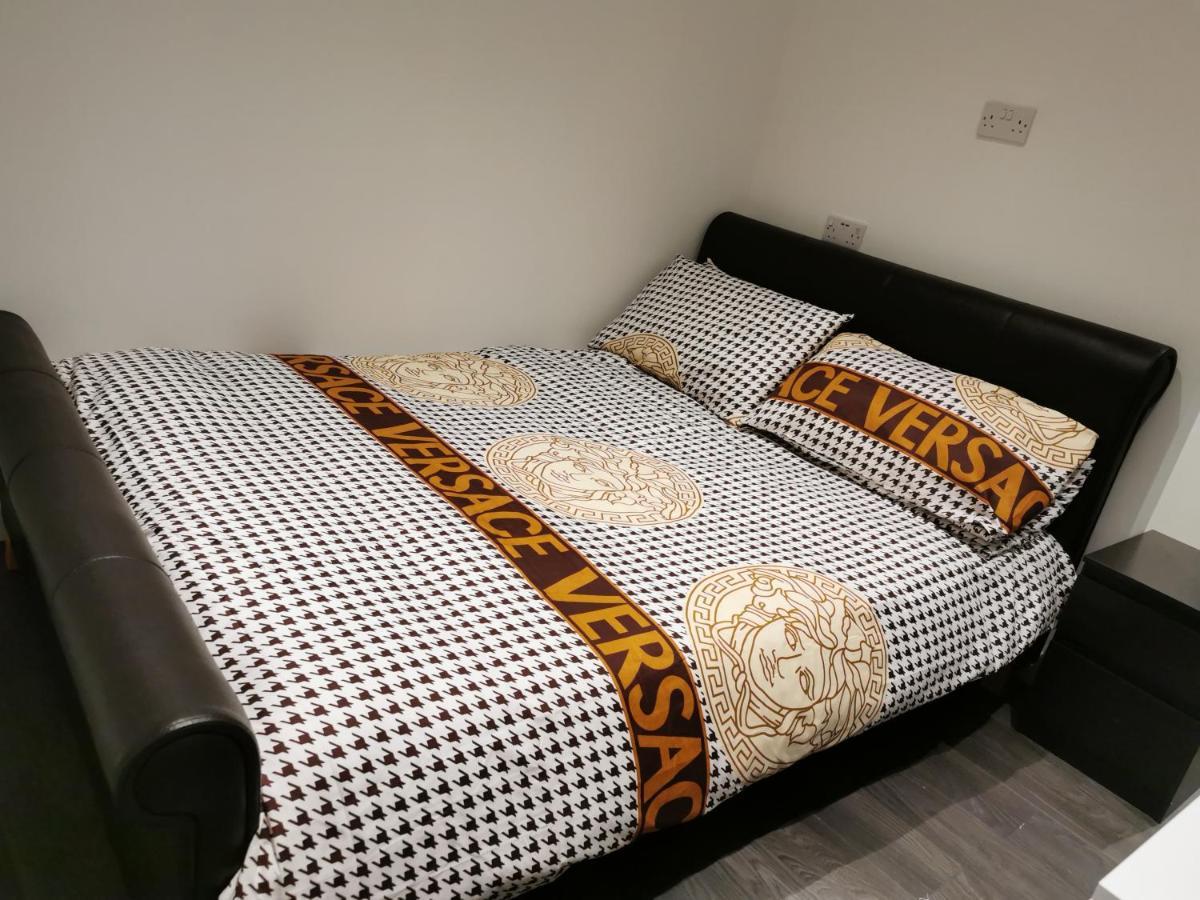 Studio Self Contained Double Bedroom Londra Dış mekan fotoğraf