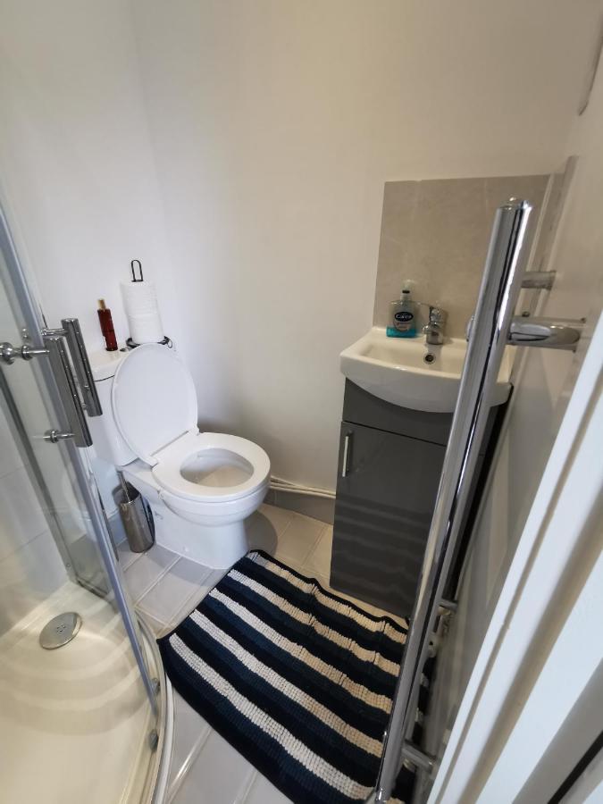 Studio Self Contained Double Bedroom Londra Dış mekan fotoğraf